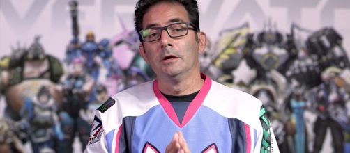 'Overwatch' game director Jeff Kaplan wearing his D.Va jersey. (image source: YouTube/PlayOverwatch)