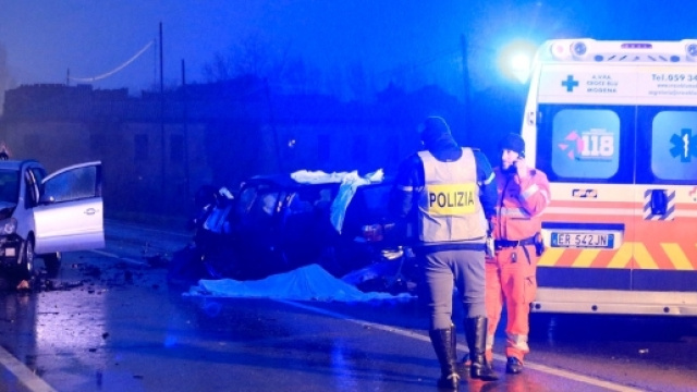 Foto di un incidente stradale con l'ambulanza