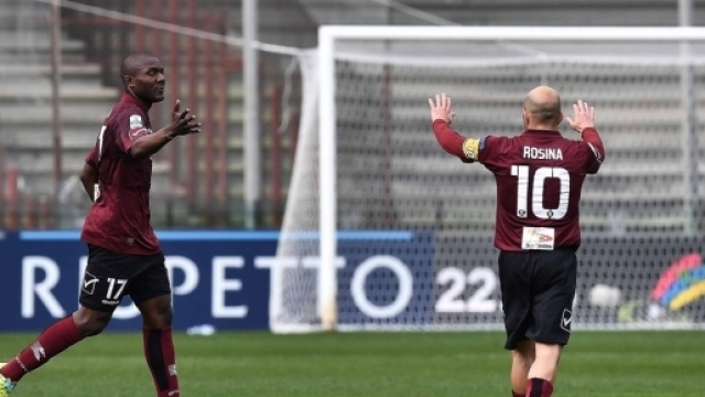 Minala continuer&agrave; a vestire il granata con Rosina