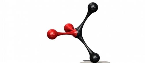 Iftah Geva is famous for his beautiful and balanced sculptures. / Image via Iftah Geva and Agora Gallery, used with permission.