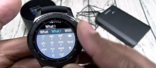 Image via Flossy Carter/YouTube screenshot