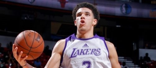Lonzo Ball believes that LeBron James is better than Kobe Byrant (via YouTube/NBA)