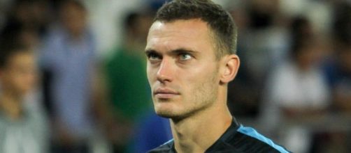 Thomas Vermaelen is linked with a move to Premier League club, West Bromwich Albion. [Image via Wikimedia Commons]