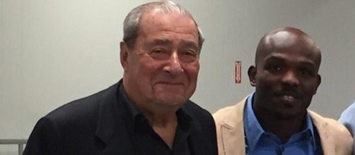 Top Rank promoter Bob Arum and Timothy Bradley Jr. [Image via Twitter/@TimBradleyJr]