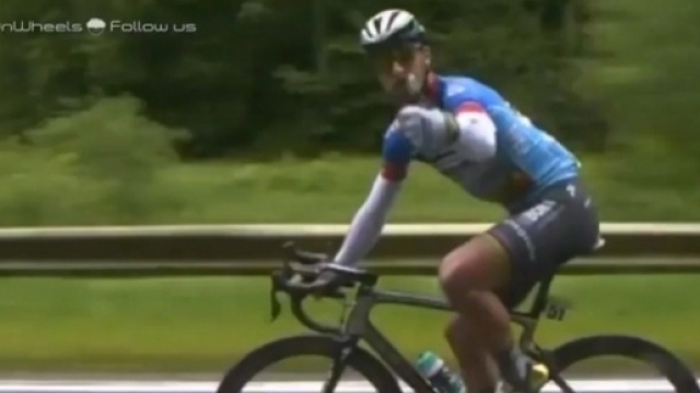 Peter Sagan innervosito nel finale della tappa