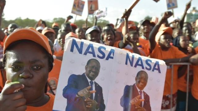 Sostenitori del candidato Odinga a un comizio del partito di opposizione NASA (National Super Alliance) prima delle elezioni (Fonte: lastampa.it)
