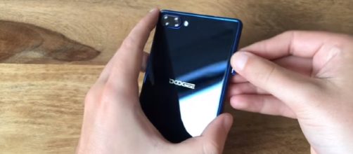 Doogee Mix Unboxing - Image - ChinaMobileMag| YouTube