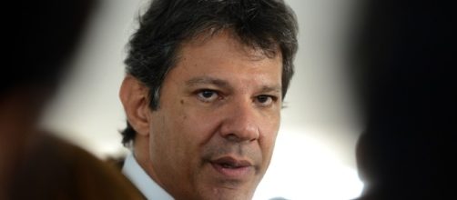 Fernando Haddad ganha for&ccedil;a no PT.
