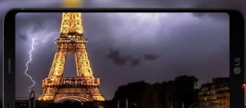 LG V30 Is World's First Phone with This Killer Feature - Tech news Flagship LGV30 2017 - Android 7.1 Image - Tech World | YouTube