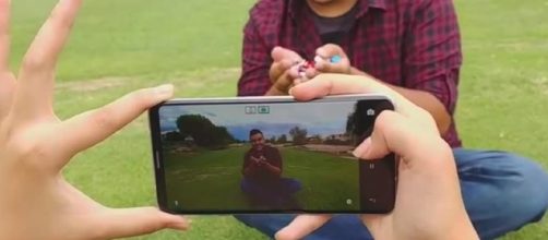 LG V30 - YouTube/Android Authority Channel