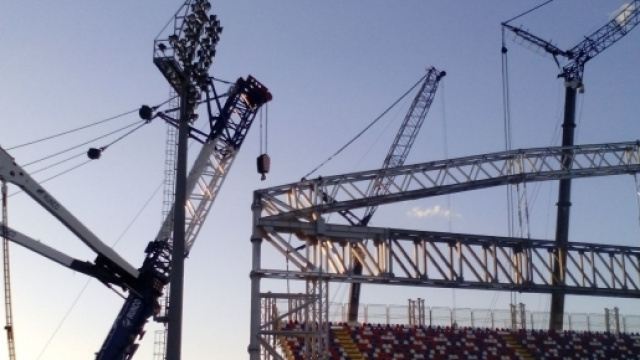 I lavori in corso d'opera all'Ezio Scida