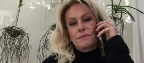 Ana Maria Braga continua fumando muito