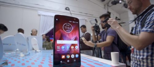 Moto Z2 Force - YouTube/The Verge Channel