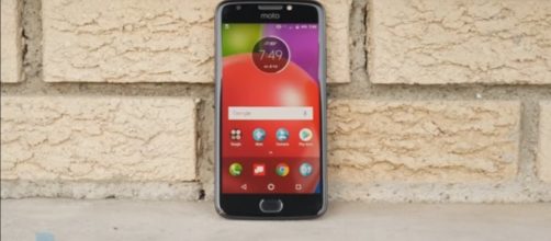 The Moto E4 raised the bar for budget phones. (via PhoneArena/Youtube)