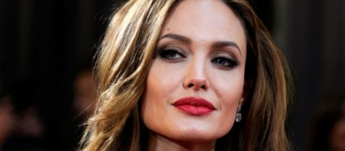 Angelina Jolie teve de superar o v&iacute;cio e transtornos psicol&oacute;gicos para se tornar uma atriz de sucesso