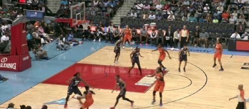 Connecticut picked up its sixth-straight win as they defeated the Dream in Atlanta on Tuesday night. [Image via WNBA/YouTube]