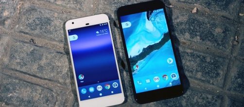 Google Pixel and Pixel XL smartphones [image via Maurizio Pesce, Wikimedia Commons]