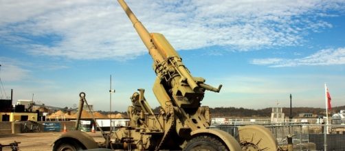 Heavy gun of the army with long range photo credit .pixabay.com/en/gun-war-defence-army-military-456850/