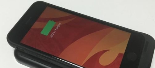 iPhone 7s wireless charging/ photo by @Forbes via Twitter