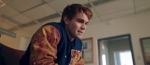 Big RIVERDALE Season 2 Reveals + Season 2 Comic Con Trailer & Bloopers | Lisa's Cheat Sheet | Shine On Media | YouTube