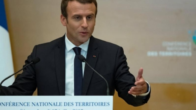 Ce que pr&eacute;voit Emmanuel Macron pour les collectivit&eacute;s ... - rfi.fr
