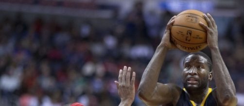 Donald Sloan putting up the shot | Flickr | Keith Allison