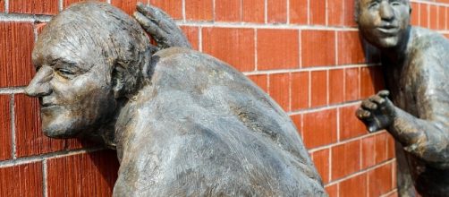 Listening well. Image via Pixabay