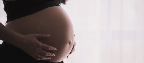 Some US senators are calling for the banning of the shackling practice among pregnant inmates in federal prisons/Image via Pixabay