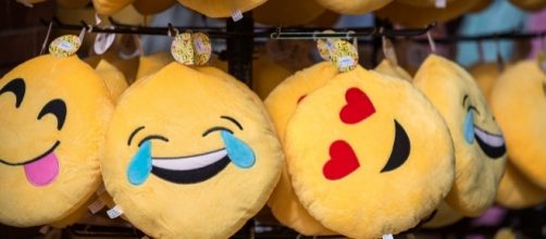 Using images in work emails appear unprofessional/Photo via Frank Behrens, Flickr