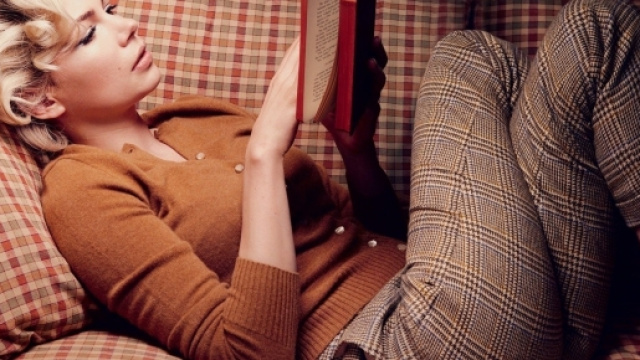 anche Michelle Williams in "My week with Marilyn" legge con lentezza