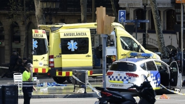 Barcellona, furgone piombato sulla folla: &egrave; attentato