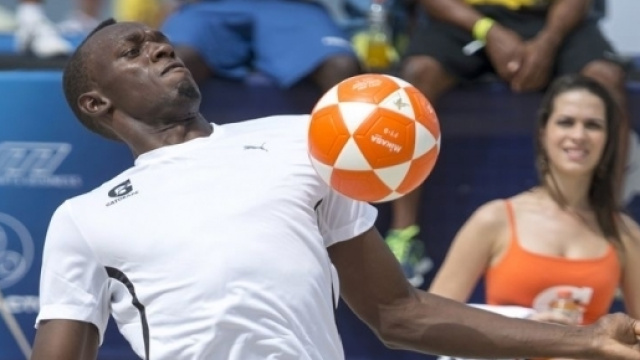 Bolt, de l'athl&eacute;tisme au football ? (image via europe1.fr)