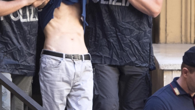 Maurizio Diotallevi &egrave; stato incastrato da telecamere in strada che lo hanno ripreso mentre gettava in 1 cassonetto pezzi del corpo della sorella.