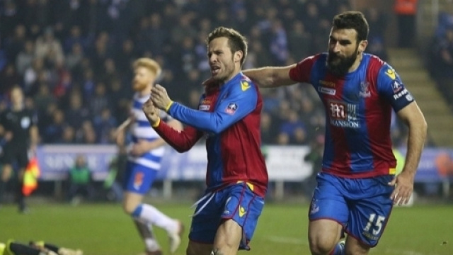 Reading 0-2 Crystal Palace: Yohan Cabaye and Fraizer Campbell ... - dailymail.co.uk