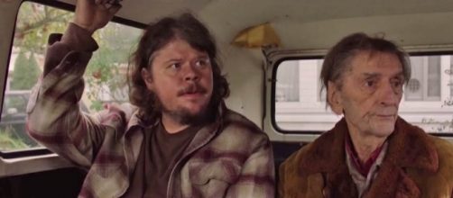 Jeremy Lindholm (left) of "Twin Peaks" arrested and accused of attempted second-degree murder of his girlfriend [Image: YouTube/Pete Peppers]