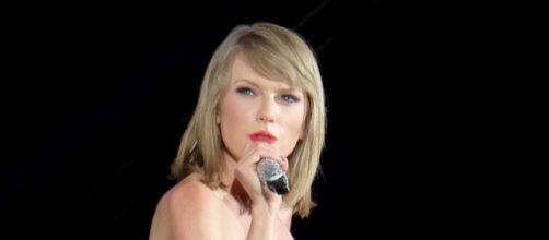Taylor Swift has blacked out her social media accounts and fans are going crazy - Image by GabboT, Flickr