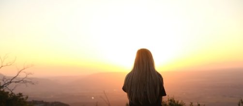 Thinking. Careful of people. Image via pixabay