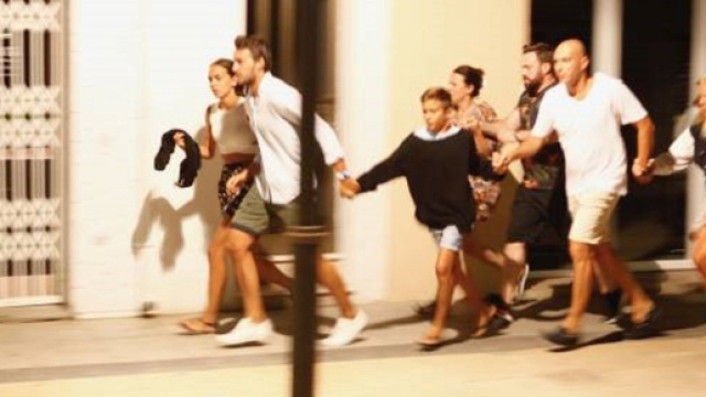 Attenato a Cambrilis: turisti in fuga