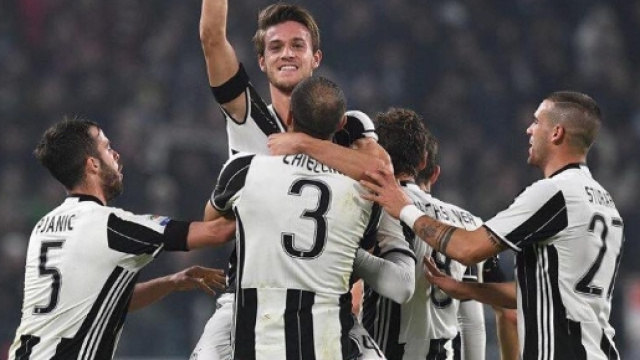 Calciomercato, la Juventus al lavoro per sistemare la difesa