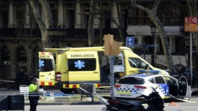 Deux attentats &agrave; la voiture-b&eacute;lier en Espagne ont &eacute;t&eacute; revendiqu&eacute; par l'&Eacute;tat islamique.