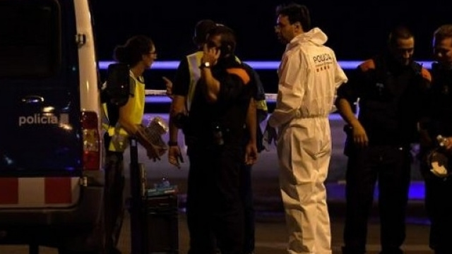 Une fusillade a &eacute;clat&eacute; &agrave; Cambrils (Espagne) apr&egrave;s un attentat &agrave; la voiture-b&eacute;lier revendiqu&eacute; par Daesh.