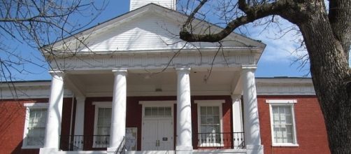 Pittsylvania County Courthouse, Chatham, VA. [Image via AlbertHerring/Wikimedia]