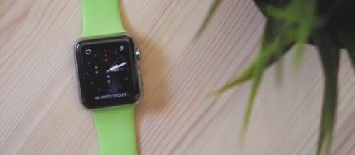 Smart watch Image via MacRumors/YouTube screenshot