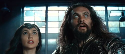 Justice League Trailer 2 and The Flash Flashpoint Movie Theory - YouTube/Emergency Awesome