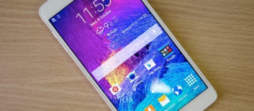 Samsung should address battery overheating issues before Galaxy Note 8 release. [Image via Flickr/Karlis Dambrans]