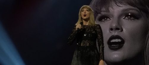 Taylor Swift photographed during one of her concerts - Flickr/makaiyla willis