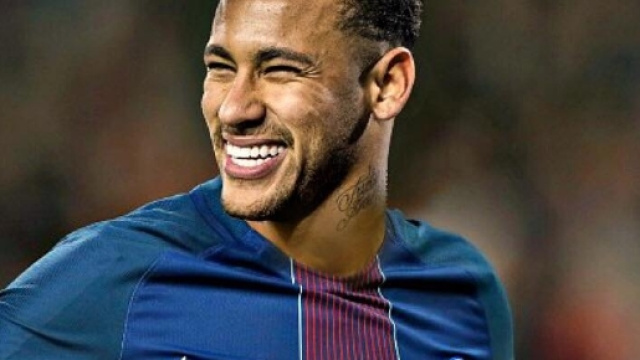 Cette d&eacute;cision de Neymar qui arrange sa venue au PSG ! - planetemercato.fr