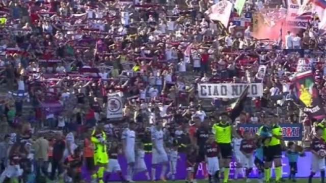 L'ingresso delle squadre in campo