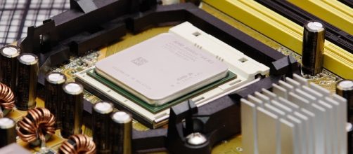 AMD Athlon CPU - Wikimedia Commons / Flagstaffotos