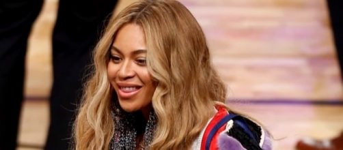 Beyonce is reportedly interested in buying a stake in the Houston Rockets. [Image via Entertainment Tonight/YouTube]